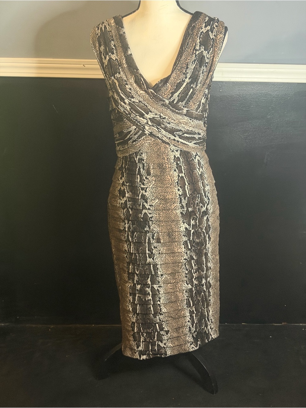 Tadashi Collection Snake-Print Sleeveless V-Neck Sheath Dress - Brown/Black Sz M